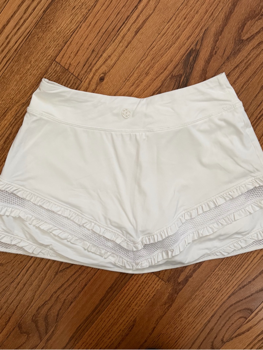 Women’s Lilly Pulitzer - White Pull-On Skort w Mesh and Ruffle Details. Size: XS - Picture 2 of 4
